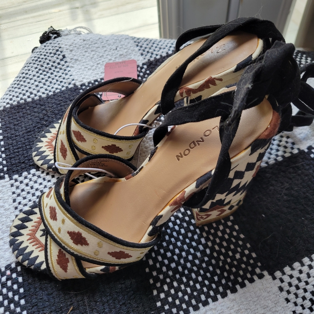 Z London Tribal Design tie-up Wrap Sandals, Chunky Heels sz 7.5